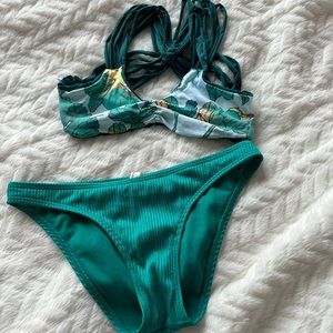 maaji bikini set (express bottoms) size xs bottom size s top (fits xs aswell)